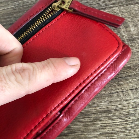 FOSSIL Red Leather Wallet - Picture 10 of 15